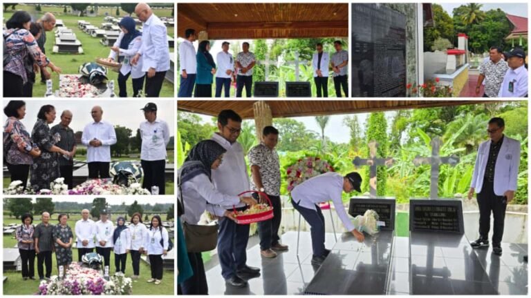 2025-11-18 Tabur Bunga HKN ke-61, RS Adam Malik Ziarahi Makam Menkes dr FL Tobing di Tapteng - FOTO
