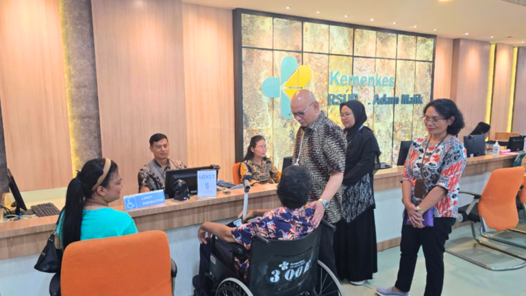 Area pendaftaran pasien poliklinik di Instalasi Rawat Jalan RS Adam Malik