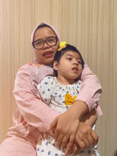 Siska - Ibu dari Adrenna Saqeena (7 thn)